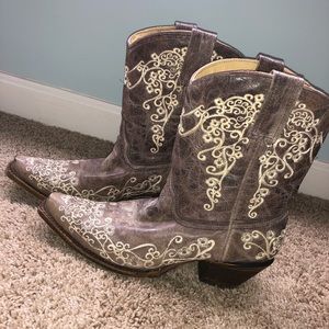 women's short cowgirl boots